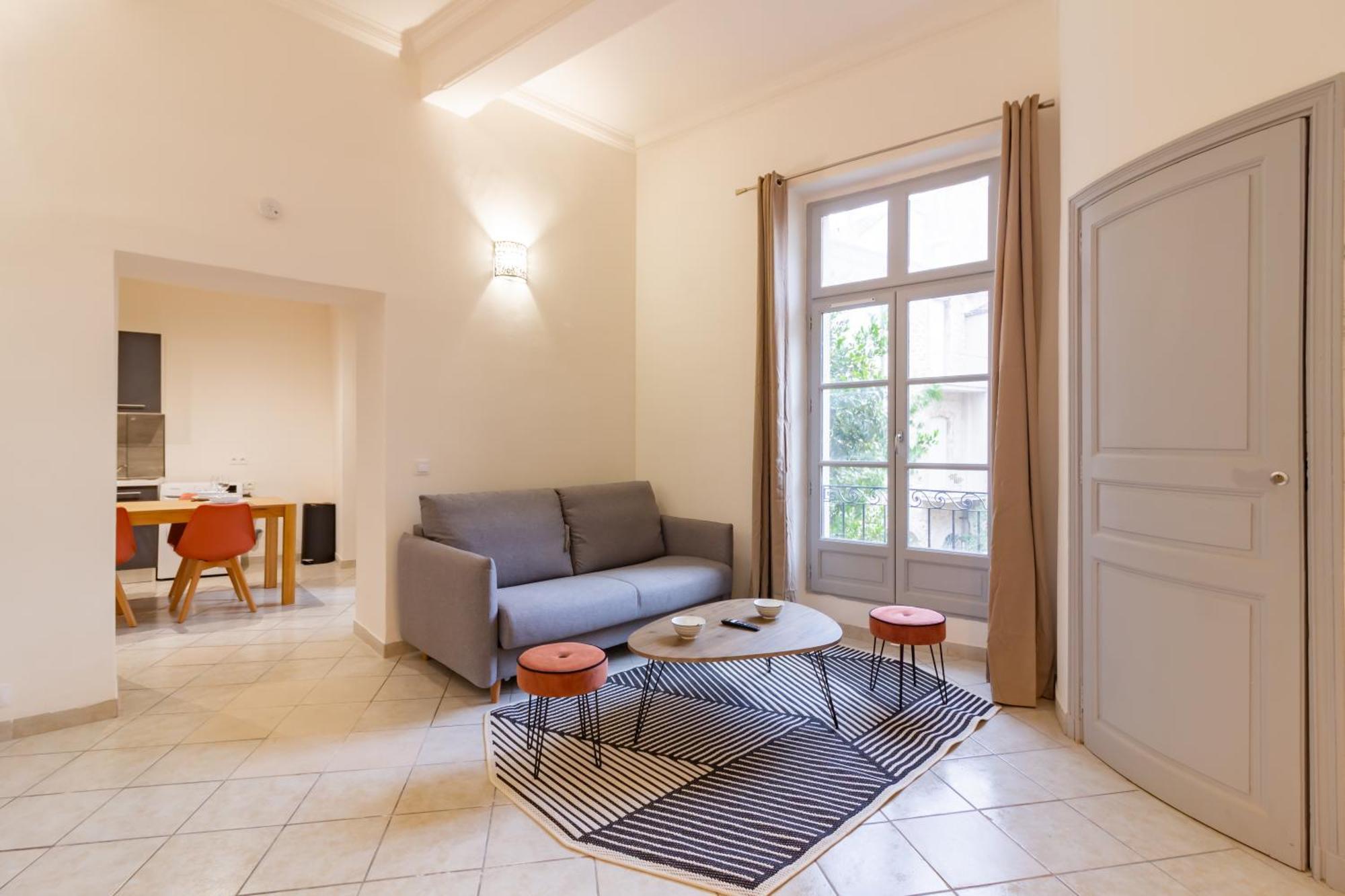 Spacieux Appartement En Plein Coeur De Beziers Exterior photo